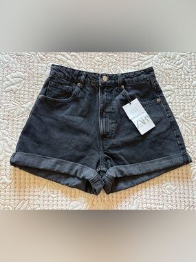 ZARA High Rise Mom Fit Black Denim Rolled-Hem Jean Shorts
